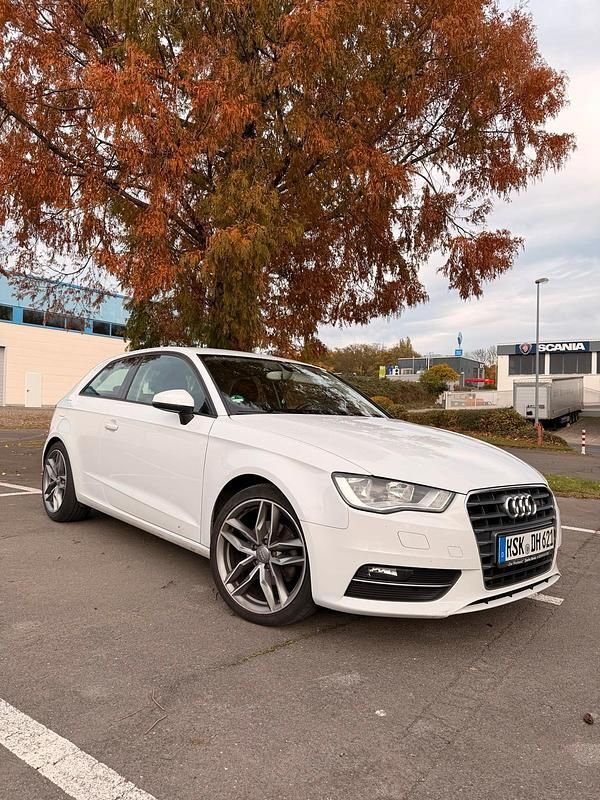 Weiß Gebraucht 2013 Audi A3 Coupé | 7.950 € (Fairer Preis) - Bild 1/4