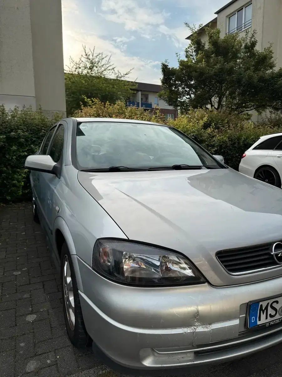 Gebraucht Opel Astra 84 PS (61 kW) 2002 Silber Limousine