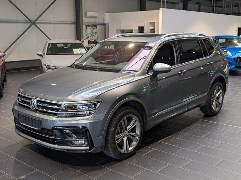 Grau Gebraucht 2020 VW Tiguan Allspace Highline SUV | 30.900 € (Etwas zu teuer) - Bild 1/4