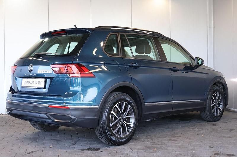 Gebraucht VW Tiguan Life 150 PS (110 kW) 2022 Blau SUV