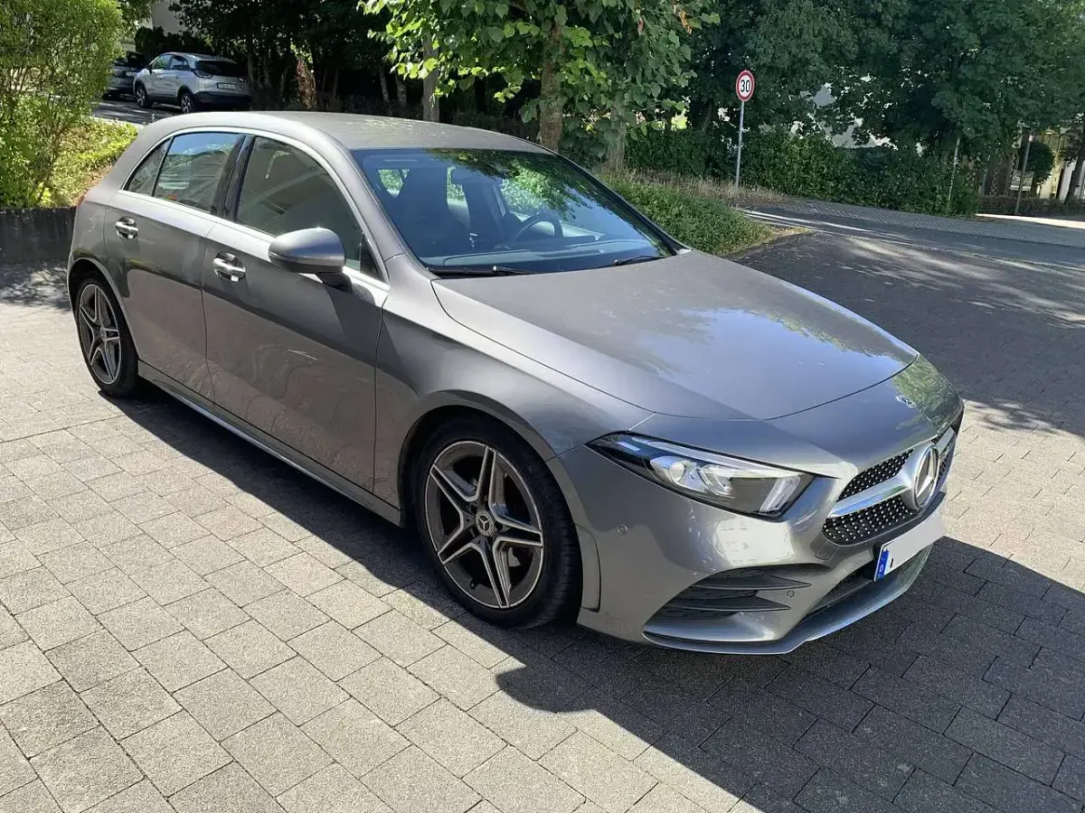 Gebraucht Mercedes A200 AMG line 150 PS (110 kW) 2019 Grau Limousine