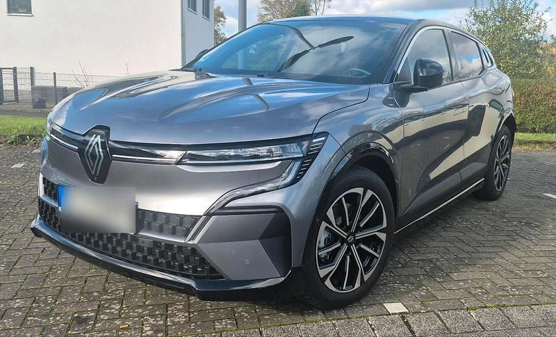 Grau Gebraucht 2022 Renault Mégane Limousine | 27.490 € (Guter Preis) - Bild 1/4