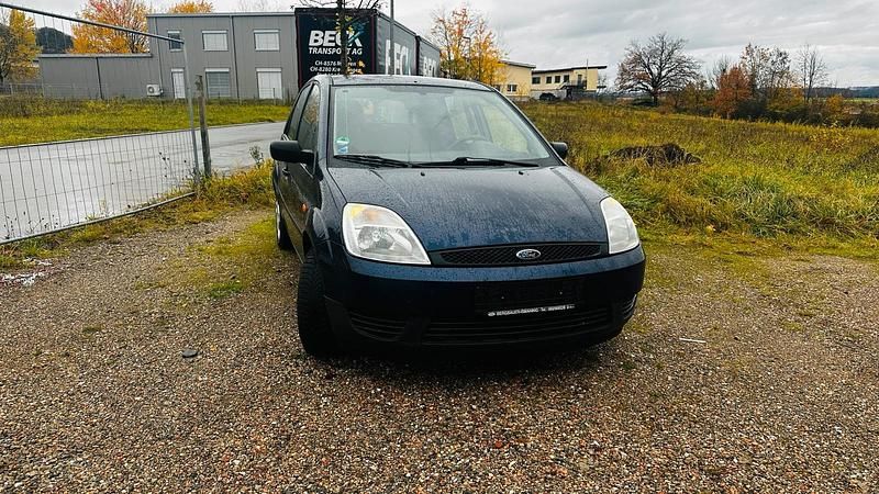 Blau Gebraucht 2004 Ford Fiesta Kleinwagen | 1.750 € - Bild 1/4