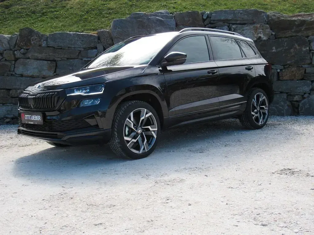 Neu Skoda Karoq SportLine 190 PS (139 kW) 2026 Schwarz SUV