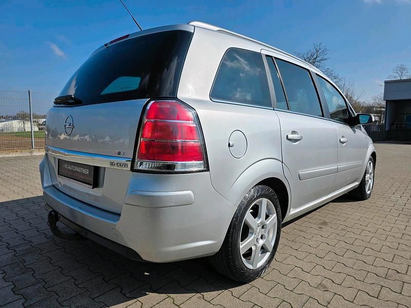 Gebraucht Opel Zafira 120 PS (88 kW) 2007 Silber Van / Kleinbus