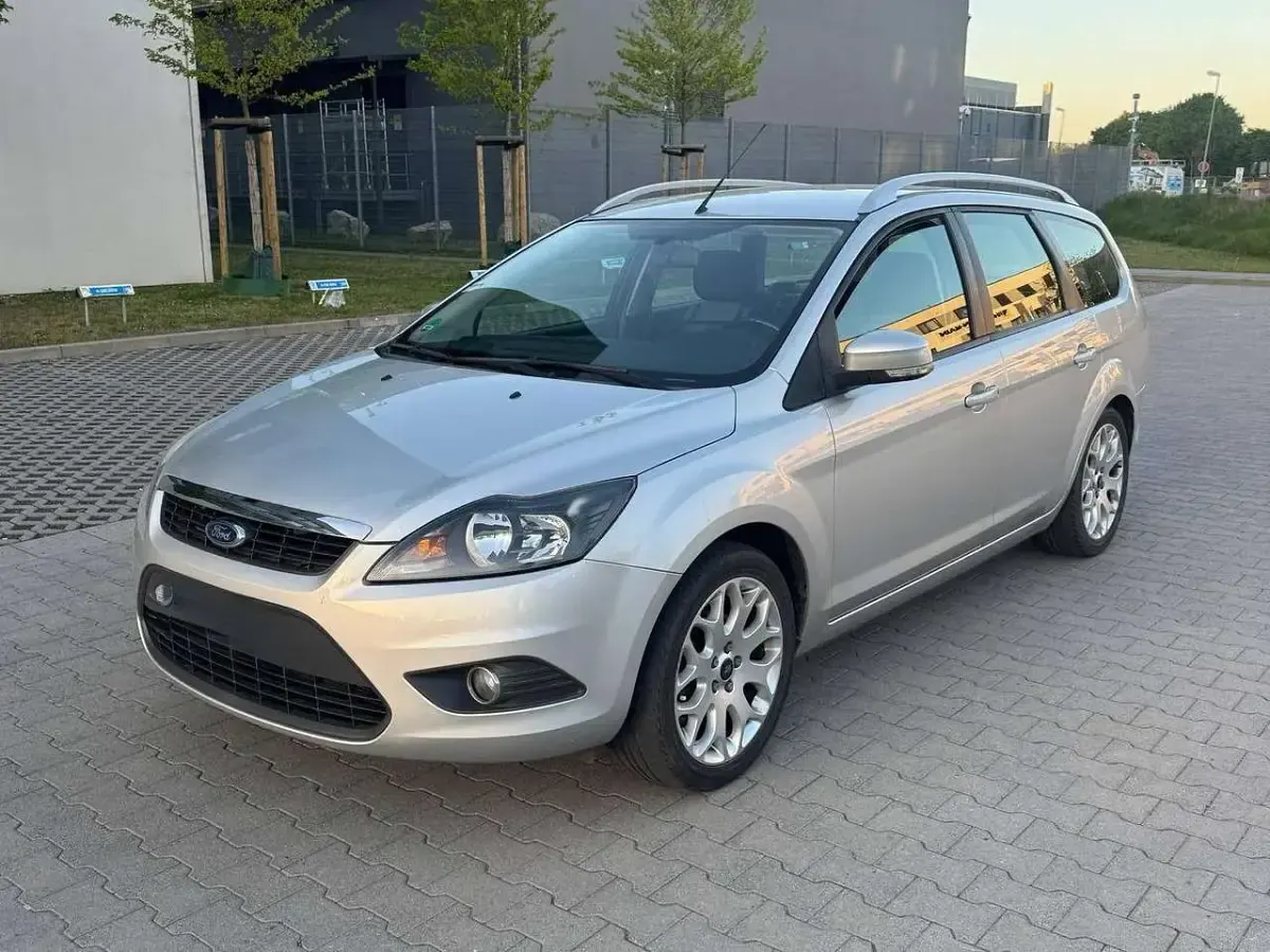 Gebraucht Ford Focus Sport 125 PS (91 kW) 2011 Silber Kombi