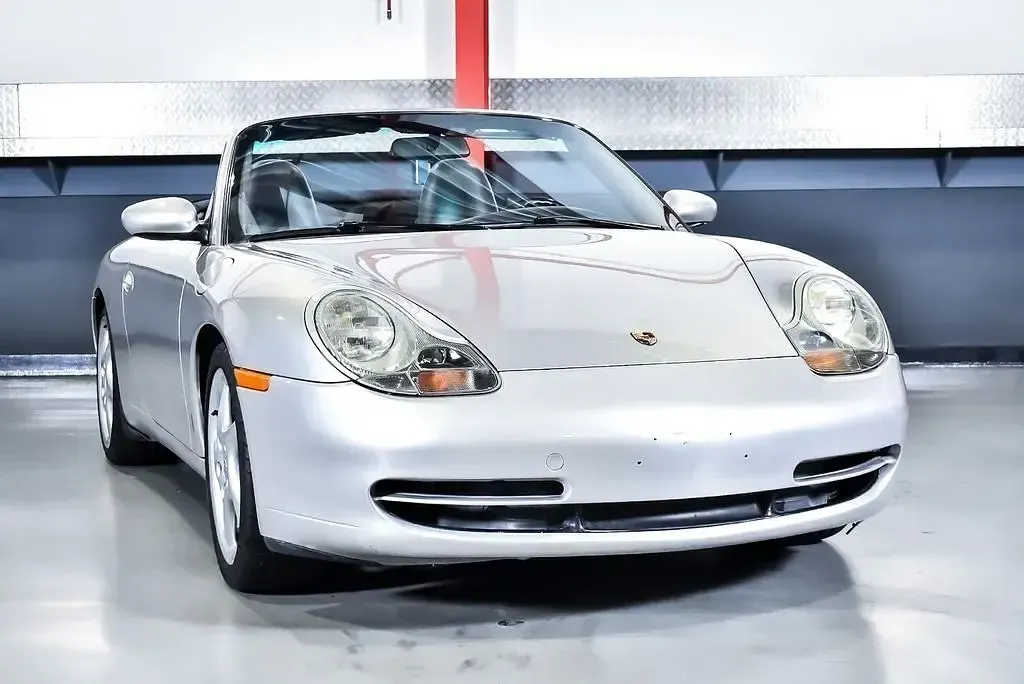 Gebraucht Porsche 996 300 PS (220 kW) 2000 Silber Cabrio