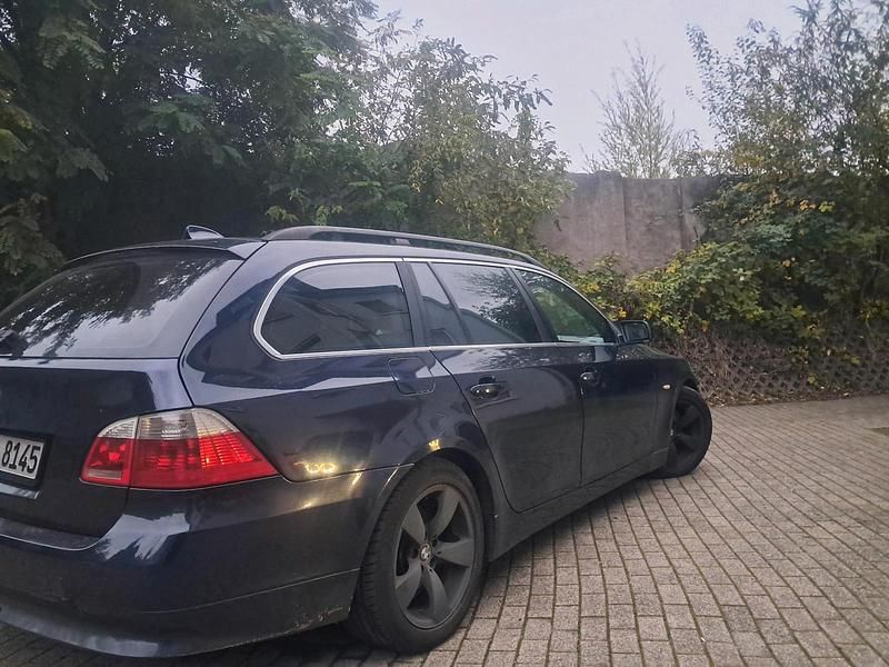 Gebraucht BMW 530 232 PS (170 kW) 2006 Schwarz Kombi