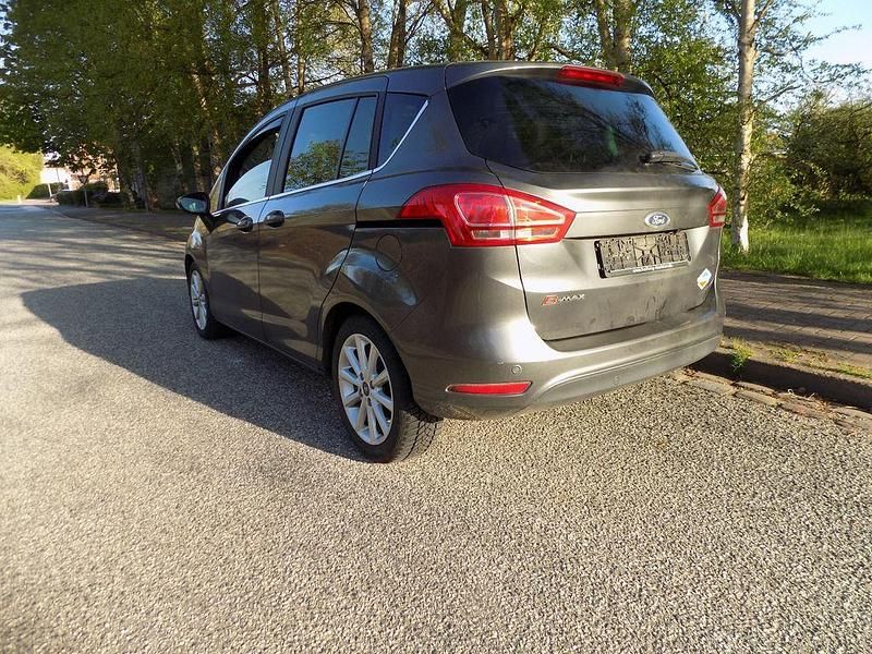 Gebraucht Ford B-MAX Titanium 105 PS (77 kW) 2015 Grau Van / Kleinbus