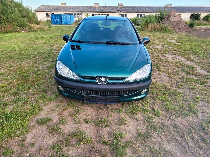 Grün Gebraucht 2004 Peugeot 206 Premium Kleinwagen | 1.600 € (Fairer Preis) - Bild 1/4