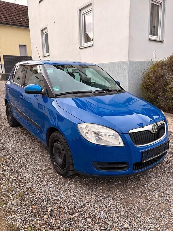 Gebraucht Skoda Fabia 70 PS (51 kW) 2009 Blau Kleinwagen