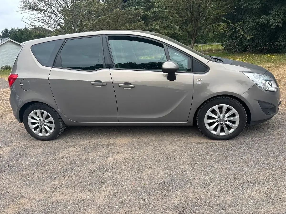 Gebraucht Opel Meriva 101 PS (74 kW) 2014 Grau Van / Kleinbus