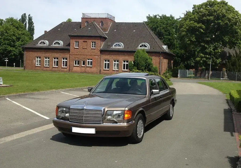 Gebraucht Mercedes 500 223 PS (164 kW) 1986 Braun Limousine