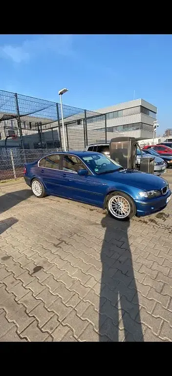 Gebraucht BMW 330 184 PS (135 kW) 2002 Blau Limousine