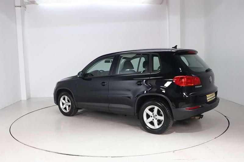 Gebraucht VW Tiguan 122 PS (89 kW) 2014 Schwarz SUV