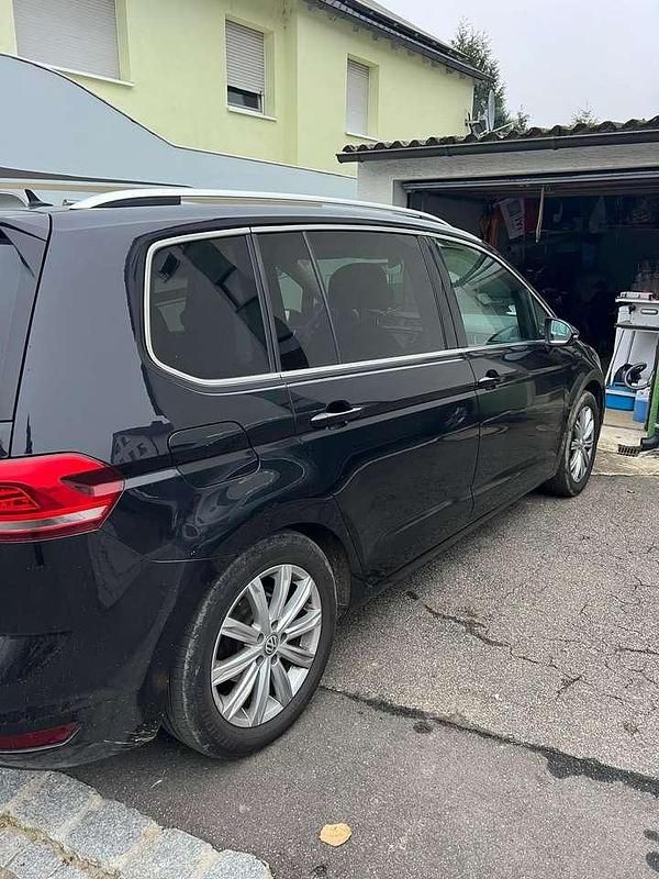 Gebraucht VW Touran Highline 150 PS (110 kW) 2016 Schwarz Van / Kleinbus