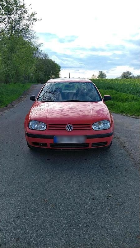 Rot Gebraucht 1998 VW Golf IV Kleinwagen | 400 € (Superpreis) - Bild 1/4