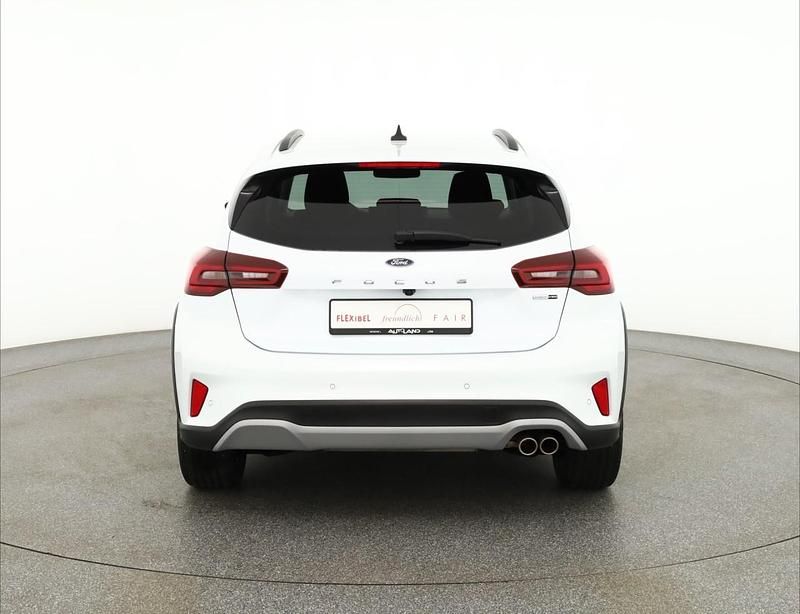 Gebraucht Ford Focus Active 125 PS (91 kW) 2023 Weiß Limousine