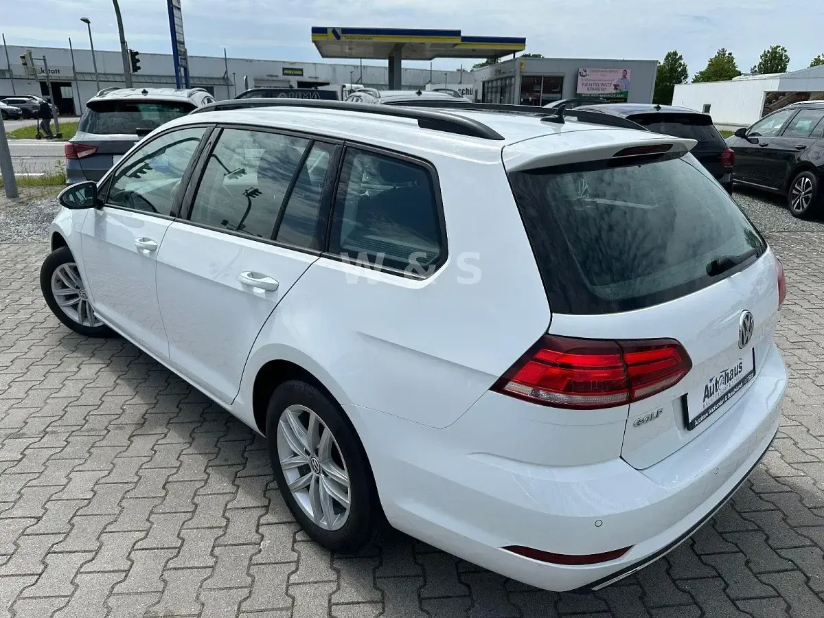 Gebraucht VW Golf VII Comfortline 116 PS (85 kW) 2019 Weiß Kombi