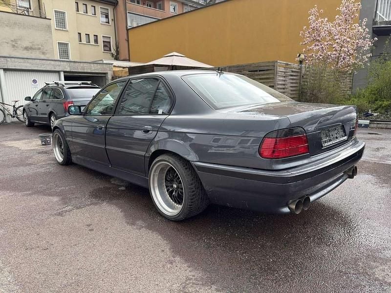 Second-hand BMW 740 286 CP (210 kW) 1999 Berlinǎ