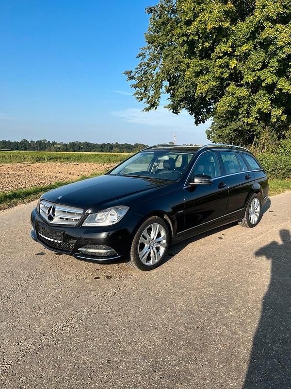 Schwarz Gebraucht 2011 Mercedes C250 Avantgarde Kombi | 7.850 € (Fairer Preis) - Bild 1/4