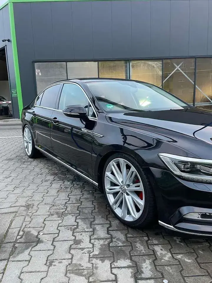 Gebraucht VW Passat Highline 246 PS (180 kW) 2015 Schwarz Limousine