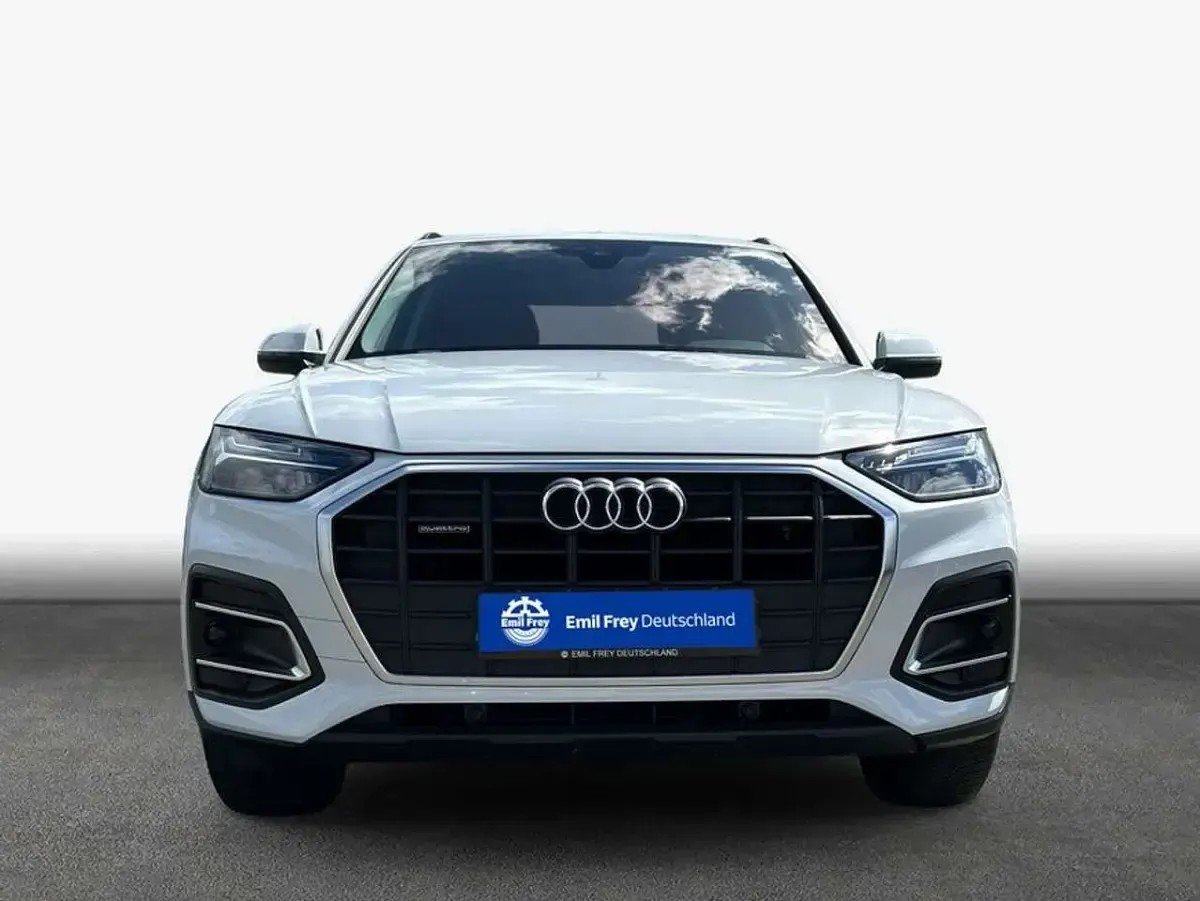 Gebraucht Audi Q5 Sport 204 PS (150 kW) 2024 Gletscherweiß metallic SUV