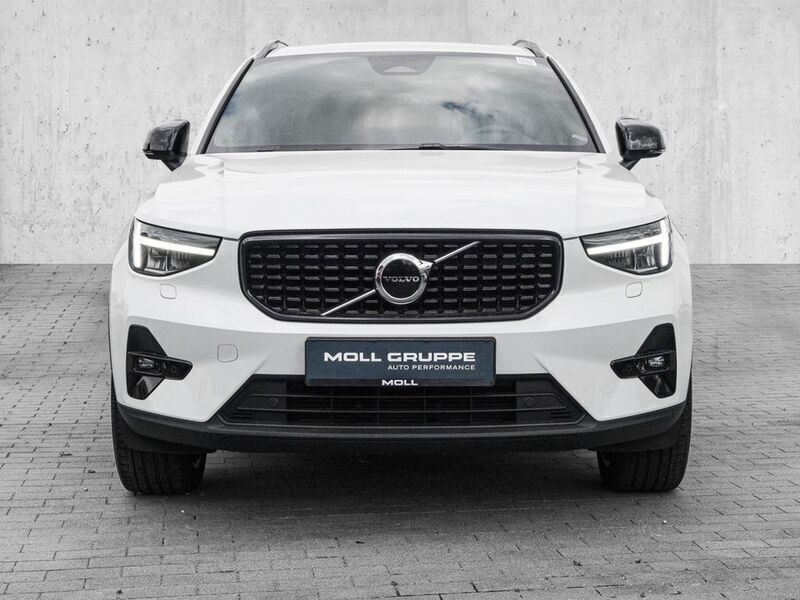 Gebraucht Volvo XC40 Ultimate 197 PS (144 kW) 2023 Crystal white / metallic SUV