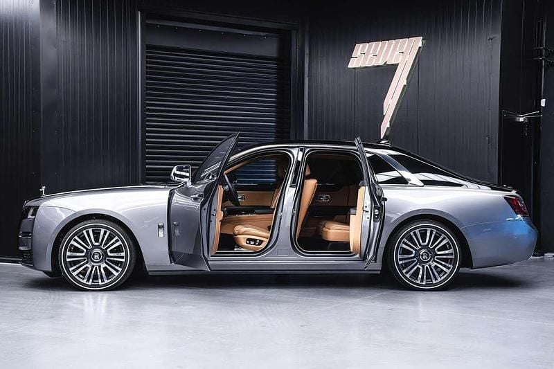 Gebraucht Rolls Royce Ghost 600 PS (441 kW) 2022 Jubilee silver /black diamond Limousine