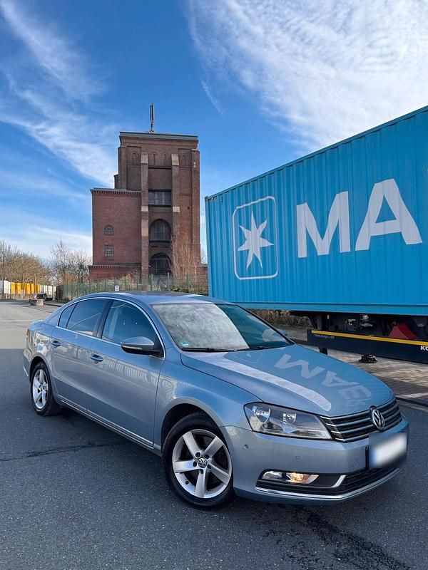 Gebraucht VW Passat 160 PS (117 kW) 2013 Grau Limousine