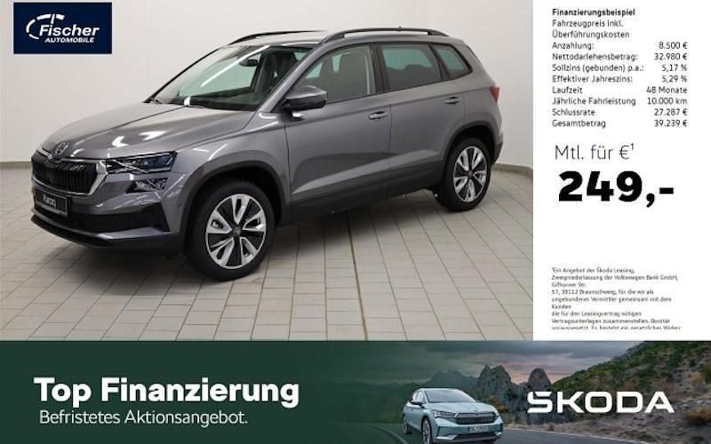 Grau Neu 2025 Skoda Karoq Selection SUV | 41.480 € - Bild 1/4