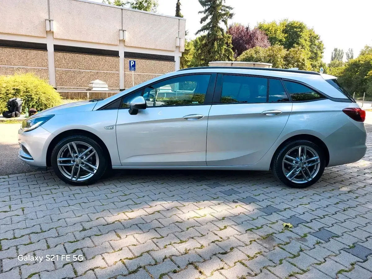 Gebraucht Opel Astra Edition 125 PS (91 kW) 2018 Grau Kombi