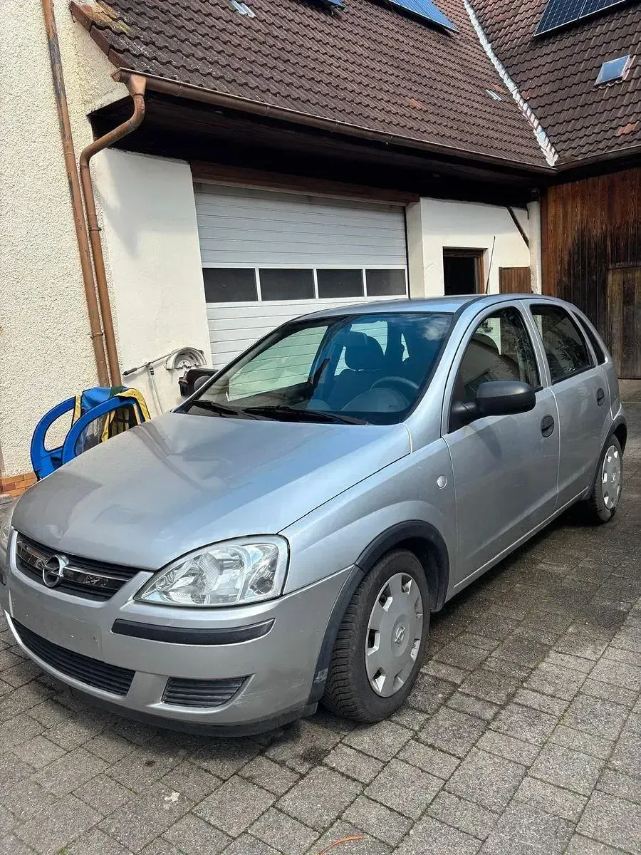 Używany Opel Corsa Cosmo 75 KM (55 kW) 2004 Srebrny Hatchback