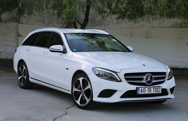 Gebraucht Mercedes C300e 306 PS (225 kW) 2020 Weiß Limousine