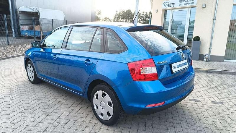 Gebraucht Skoda Rapid 105 PS (77 kW) 2013 Raceblau metallic Kleinwagen