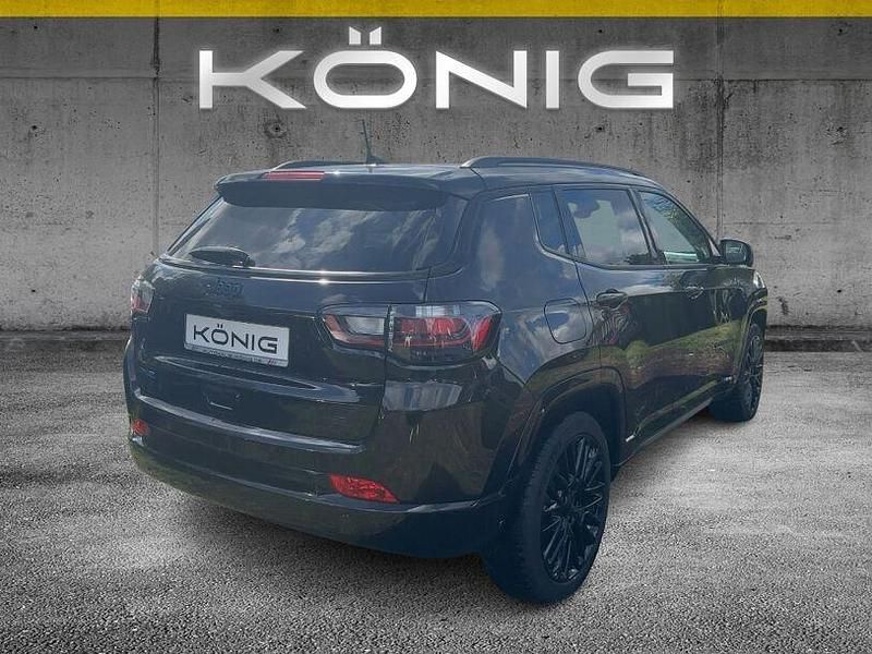 Usado Jeep Compass 239 HP (175 kW) 2022 Preto SUV