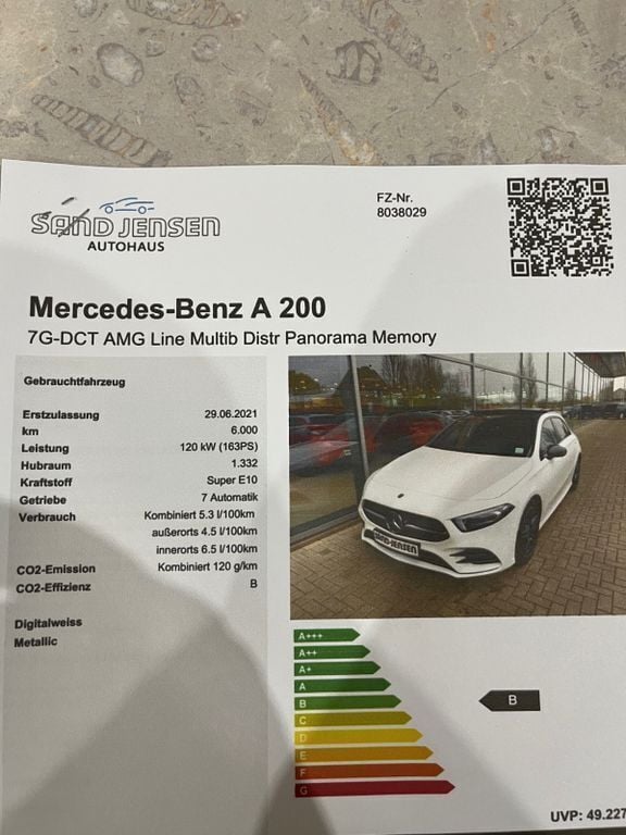 Weiß Gebraucht 2021 Mercedes A200 AMG line Limousine | 26.500 € (Fairer Preis) - Bild 1/4