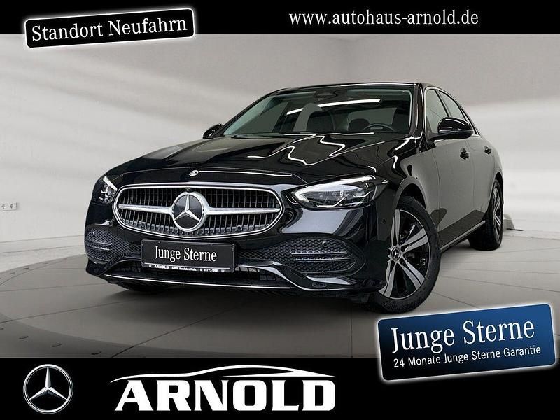 Schwarz (obsidianschwarz) Gebraucht 2024 Mercedes C180 Avantgarde Limousine | 34.750 € (Fairer Preis) - Bild 1/4