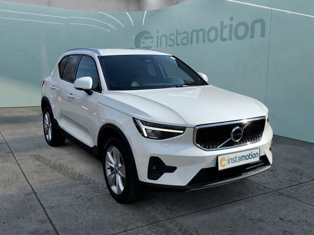 Weiß Gebraucht 2024 Volvo XC40 Core SUV | 36.240 € (Guter Preis) - Bild 1/2