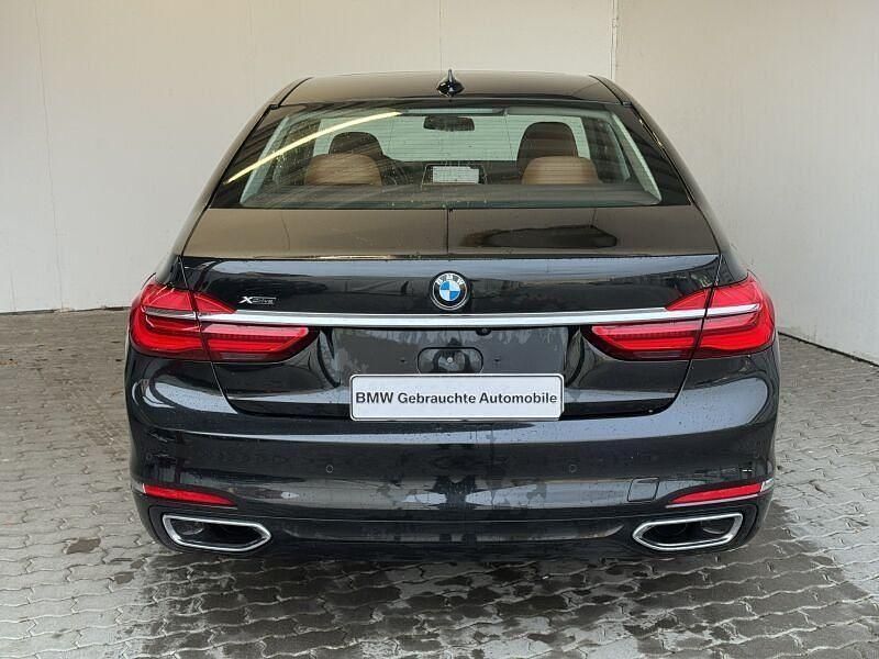 Gebraucht BMW 740 Sport Line 320 PS (235 kW) 2019 Schwarz Limousine