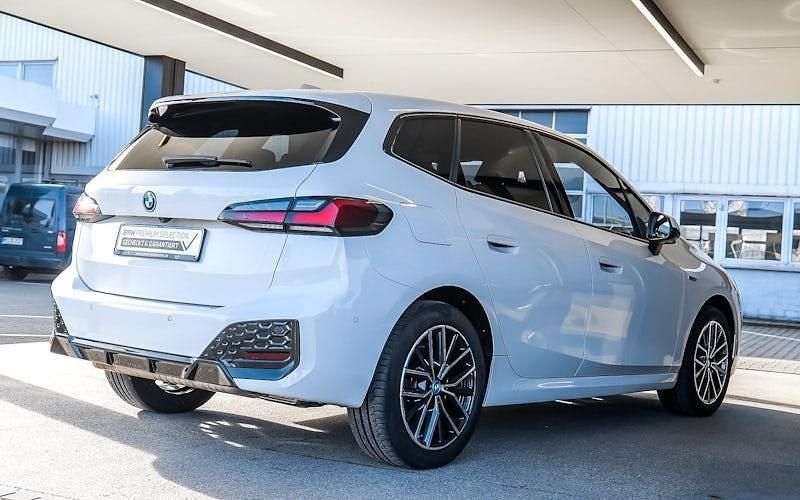 Gebraucht BMW 225 Active Tourer Luxury Line 245 PS (180 kW) 2022 Weiß Van / Kleinbus