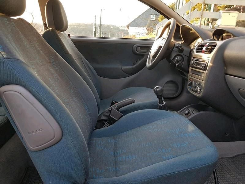 Gebraucht Opel Corsa 75 PS (55 kW) 2000 Blau Kleinwagen