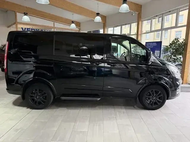 Gebraucht Ford Tourneo Custom Titanium 185 PS (136 kW) 2021 Schwarz Van