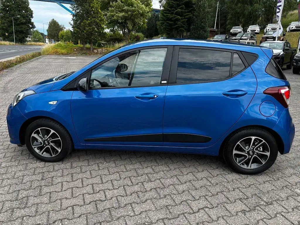 Gebraucht Hyundai i10 Passion 87 PS (63 kW) 2018 Blau Kleinwagen