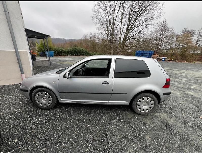 Gebraucht 2001 VW Golf IV Kleinwagen | 1.699 € (Fairer Preis) - Bild 1/4
