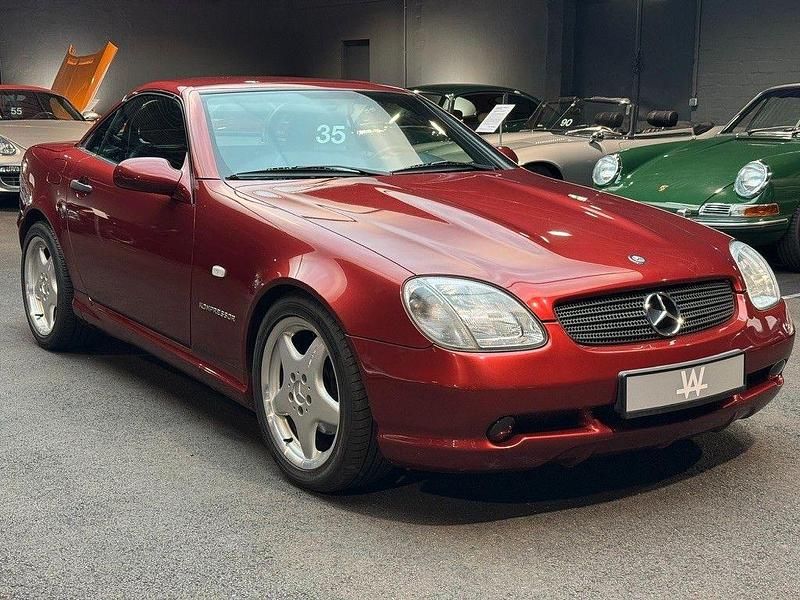 Rot Gebraucht 1998 Mercedes SLK230 AMG line Cabrio | 16.900 € - Bild 1/4