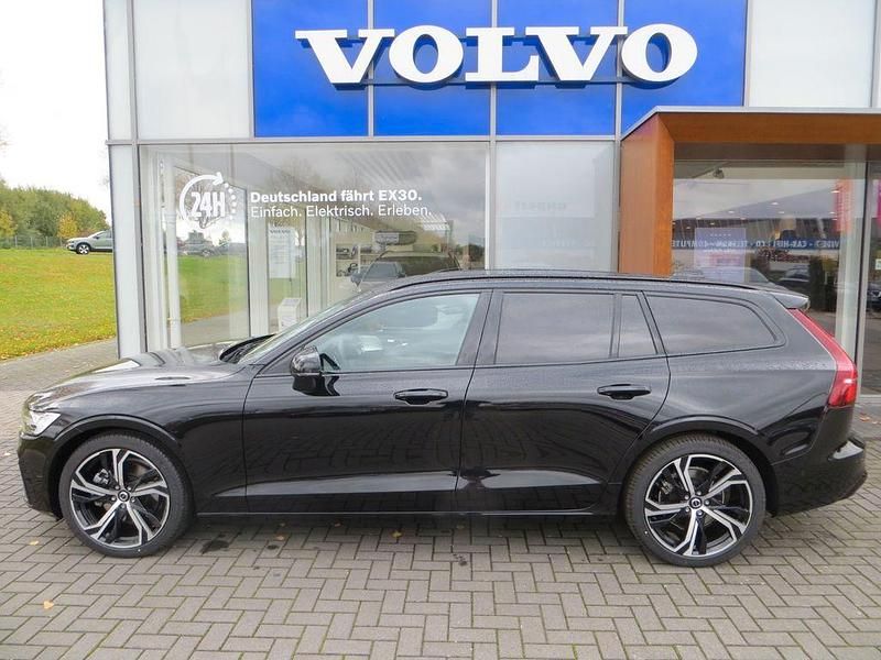 Schwarz Gebraucht 2025 Volvo V60 Ultra Kombi | 44.820 € (Teuer) - Bild 1/4