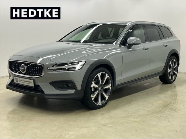 Grau Gebraucht 2023 Volvo V60 CC Plus Kombi | 46.990 € (Teuer) - Bild 1/1