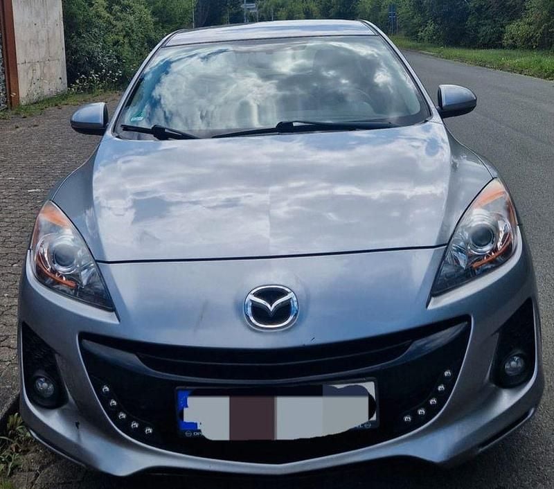 Grau Gebraucht 2013 Mazda 3 Edition Limousine | 9.800 € (Fairer Preis) - Bild 1/4