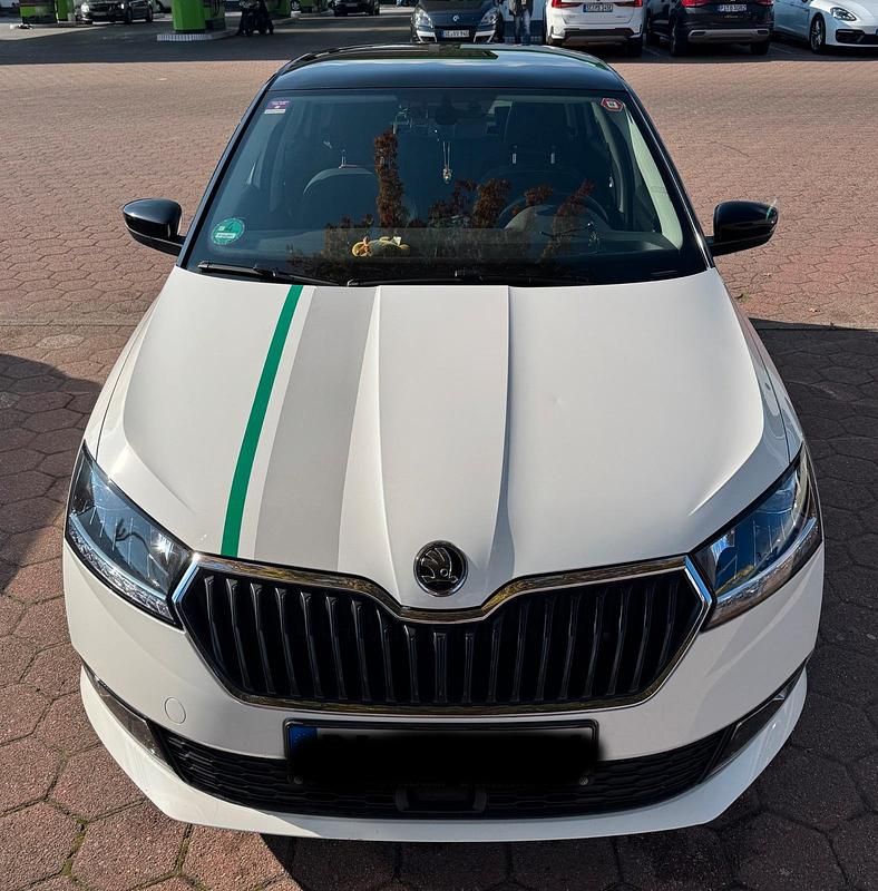 Weiß Gebraucht 2021 Skoda Fabia Limousine | 11.500 € (Guter Preis) - Bild 1/4